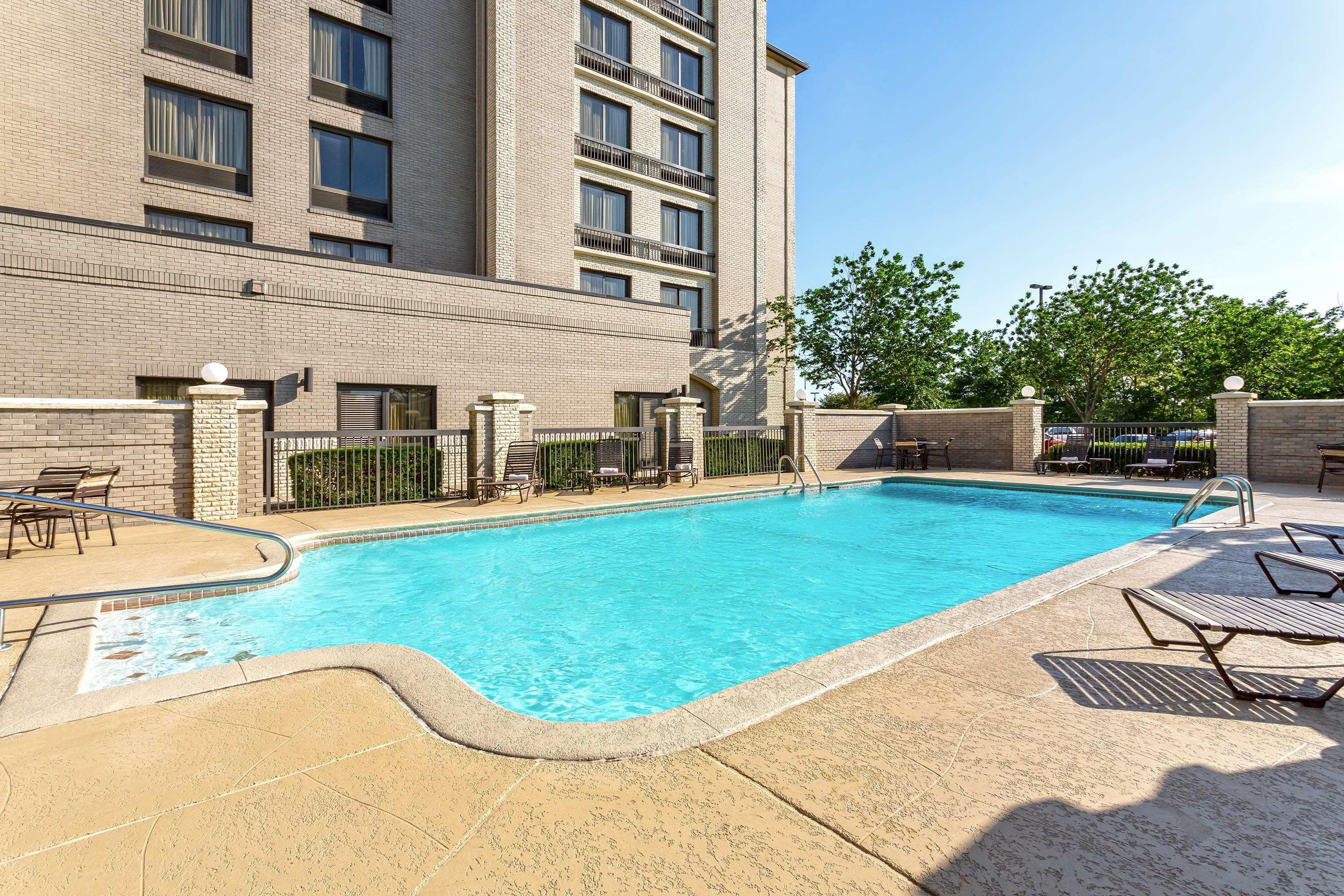 Wyndham Garden Kansas City Airport Экстерьер фото