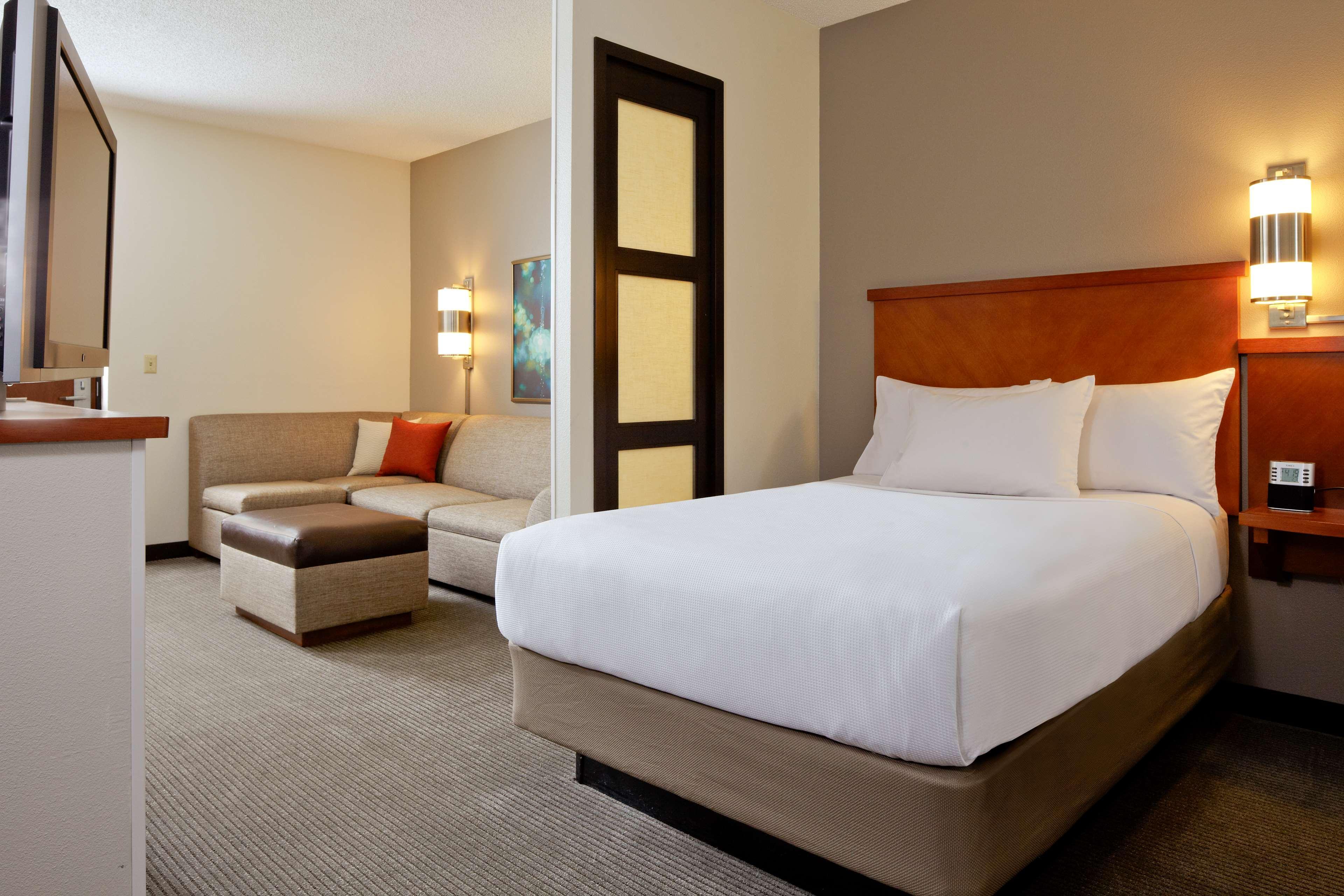 Wyndham Garden Kansas City Airport Экстерьер фото